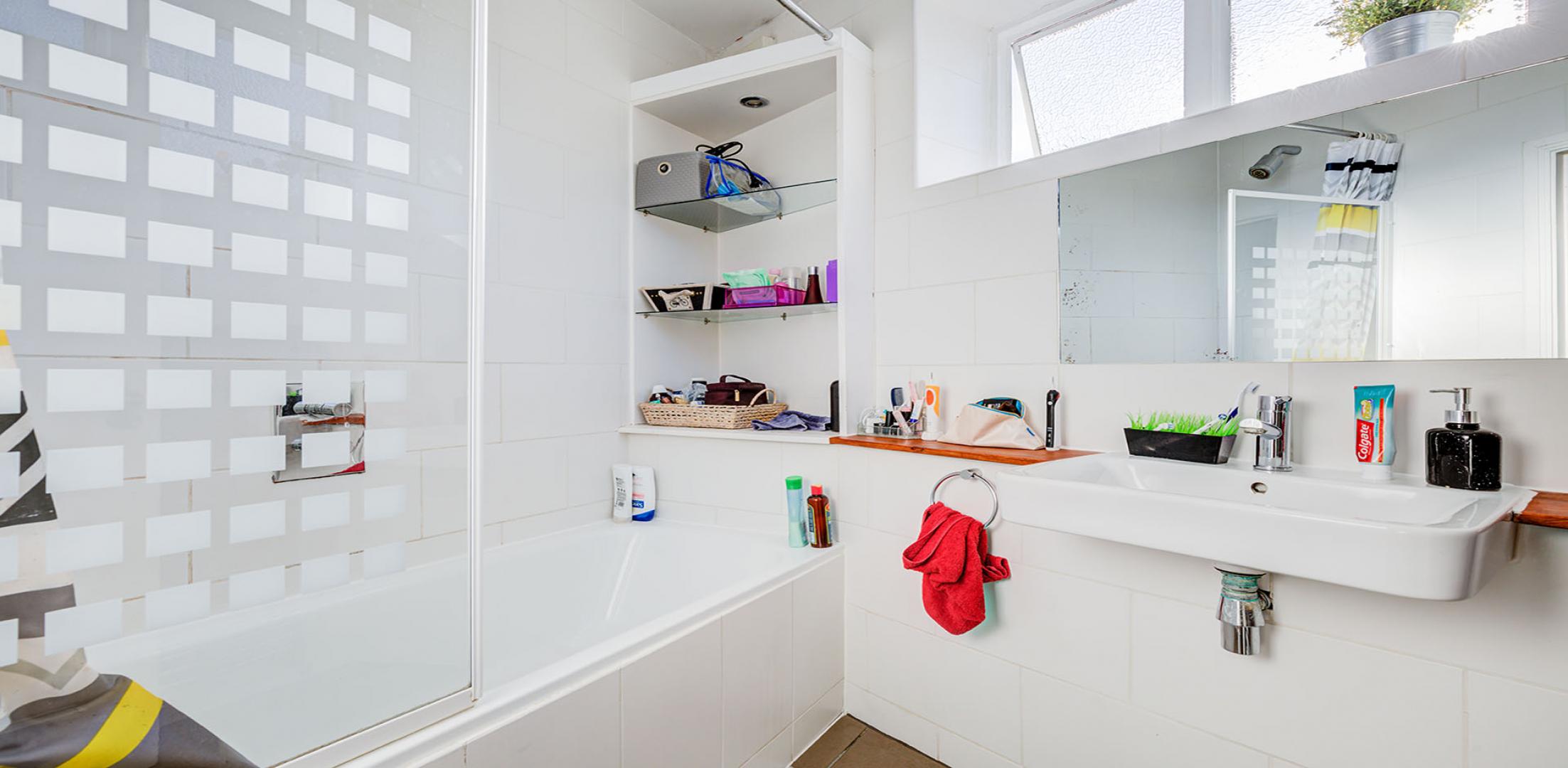 			1 Bedroom, 1 bath, 1 reception Flat			 West End Lane, WEST HAMPSTEAD